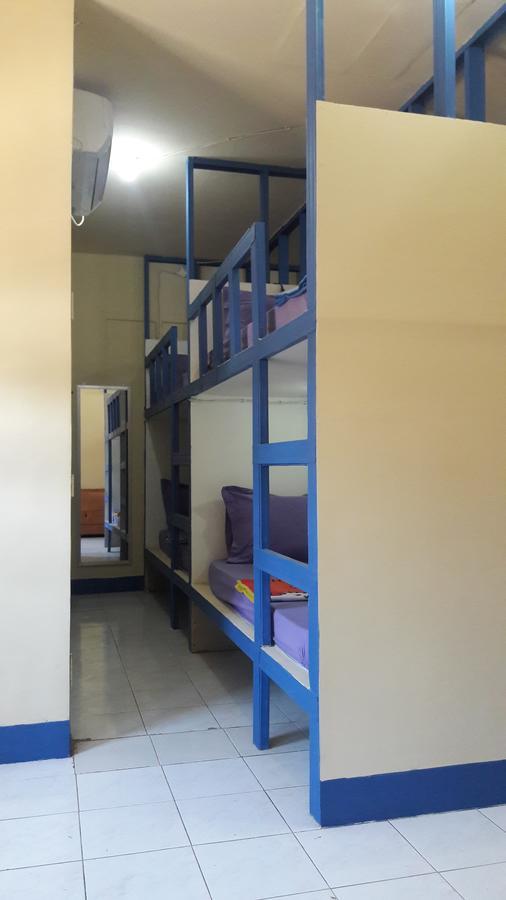 Centro Hostel Labuan Bajo Eksteriør billede